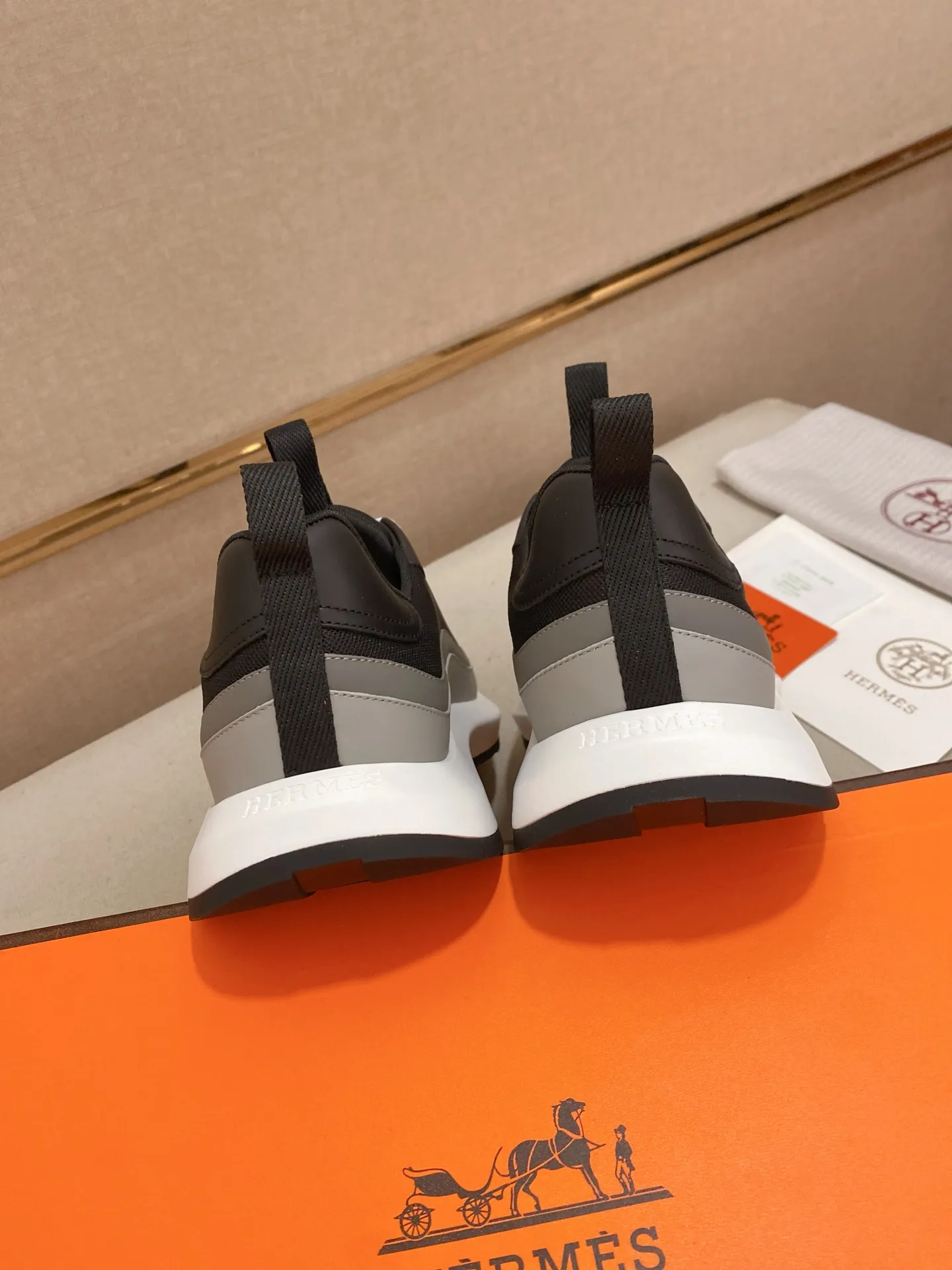 Men's clothing and shoes💰: 620💰《HERMES》【Classic Original Version】Hermès; Top 🔝 Purchasing Agency 🔍🔍Men's latest 🇺🇸 counters are on sale simultaneously, original imported from Italy ▲▲Silk cowhide with breathable fabric ▲▲ (high-end and expensive Qi·Grade) Exquisite workmanship (Italian 🇮🇹Imported water-dyed 🐂cowhide lining) Sole: Original sole provided by the original factory, ⚠️Exclusive double-layer activity·TPR·Rubber·Combined molded outsole; Super·comfortable·wear-resistant·non-slip·environmental protection The real thing is more beautiful if you take the real thing (high quality, follow the order), you can enter and exit the counter at will * Number of yards: 38·39·40·41·42·43·44# (can be customized 45.)